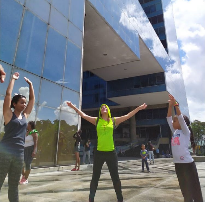 Foto portada Baila a tu Estilo, Vibra a tu Ritmo, Baila desde Adentro