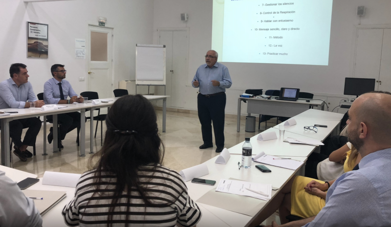 imagen portada Curso Aprende a hablar en Público - Comunicación Persuasiva - Marca Personal