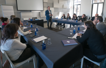 imagen portada Cómo Transformar a Un Equipo Mediocre: De "Buenos Profesionales" a Alto Rendimiento