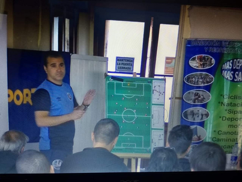imagen portada Metodologías de entrenamiento  en el fútbol