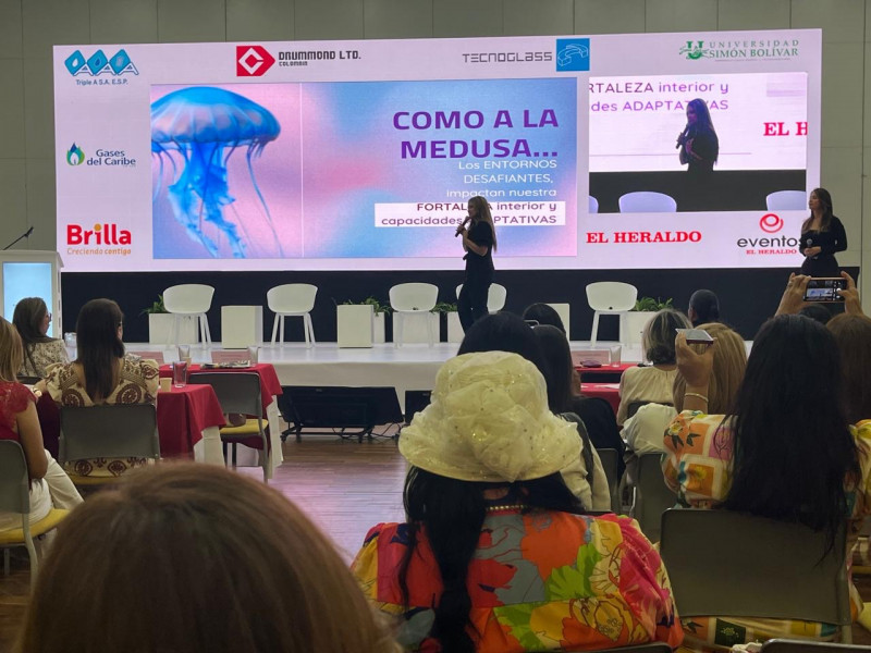 Galeria de LINDA DE LA TORRE
